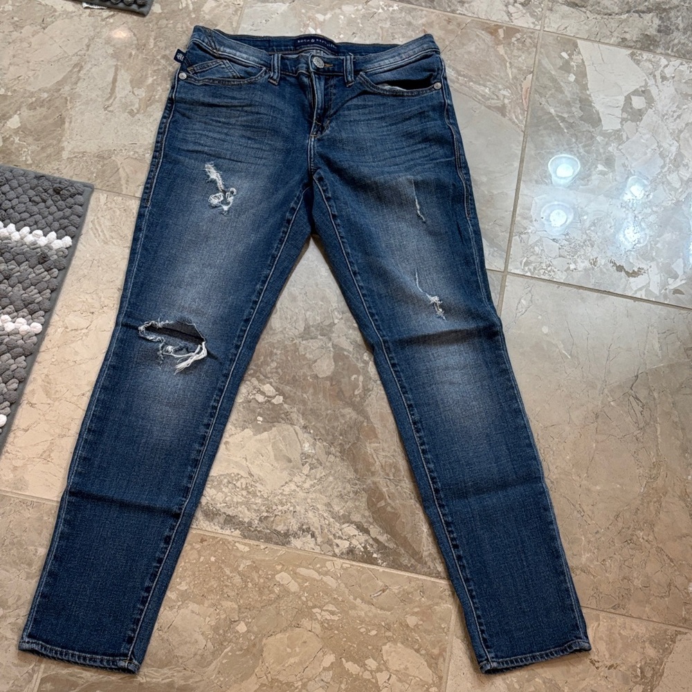Rock & Republic Dark Blue Skinny Jeans wore once size small